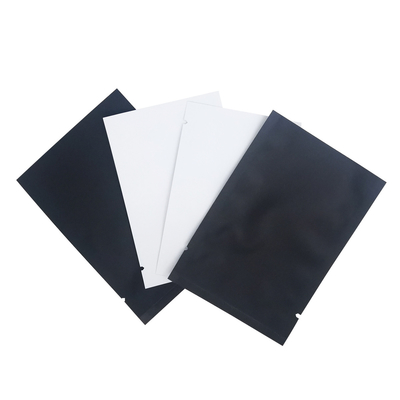 Beli Warna Matte Hitam Putih Mylar Foil Vakum Sealable Panas Sealable kantong kantong dengan tear notches untuk kemasan makanan online manufacture
